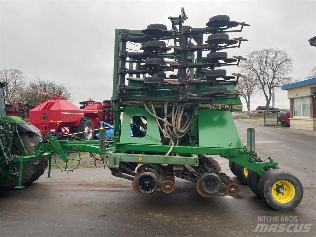 John Deere 750A 6m ماكينات البذر الدقيق