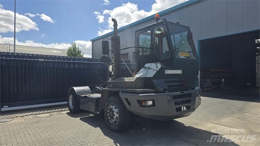 Terberg YT180 جرارات صالات المطارات