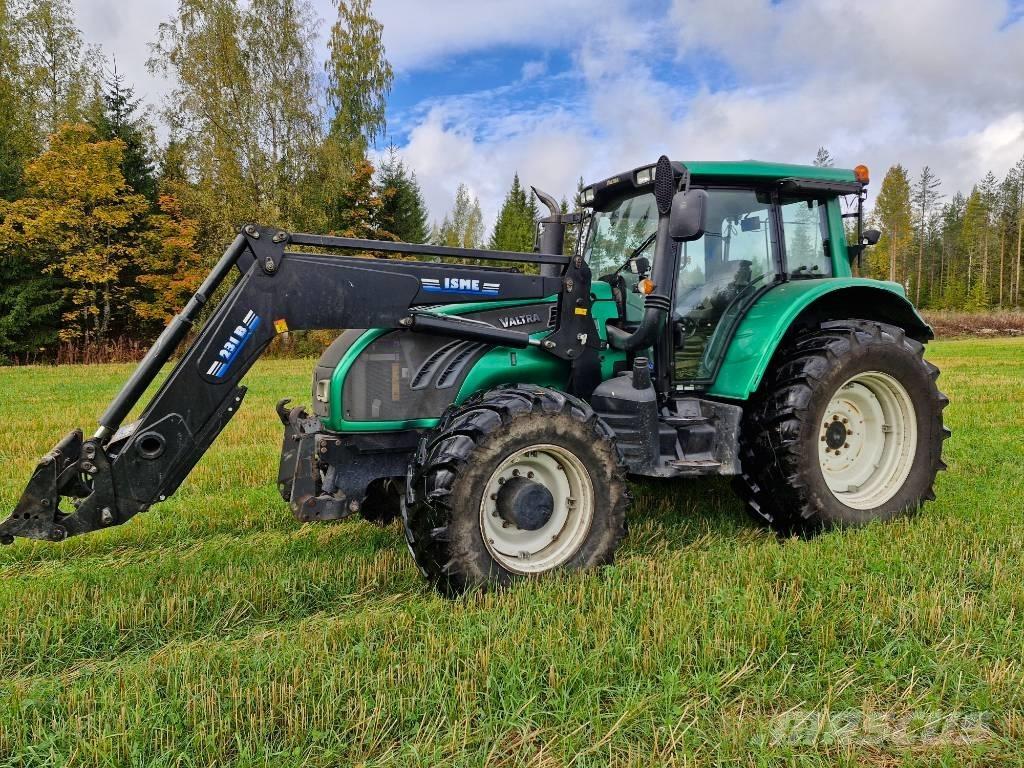 Valtra T 182 Versu الجرارات