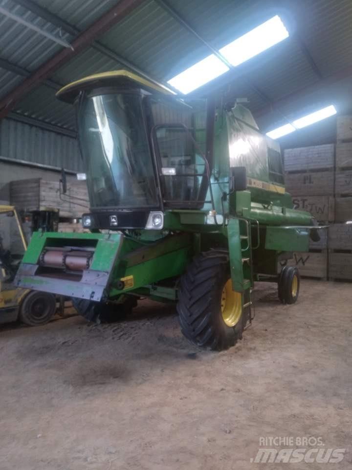 John Deere 1065 حصادات