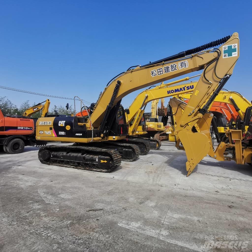 CAT 320 D حفارات زحافة