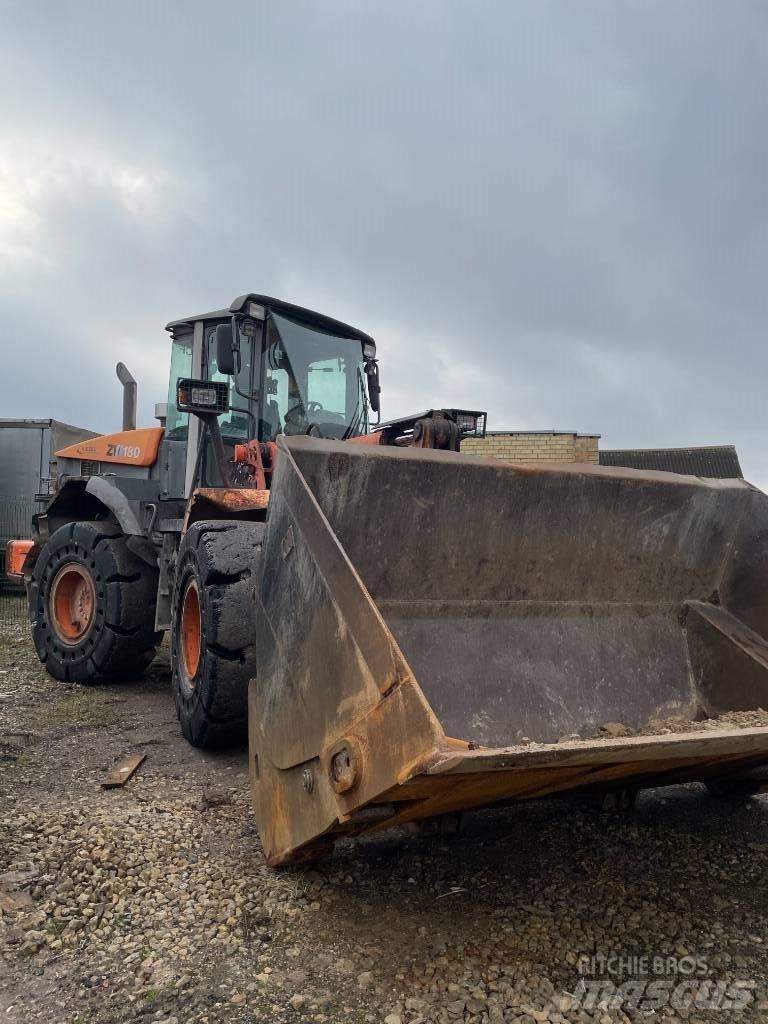 Hitachi ZW 180-5 لوادر بعجل
