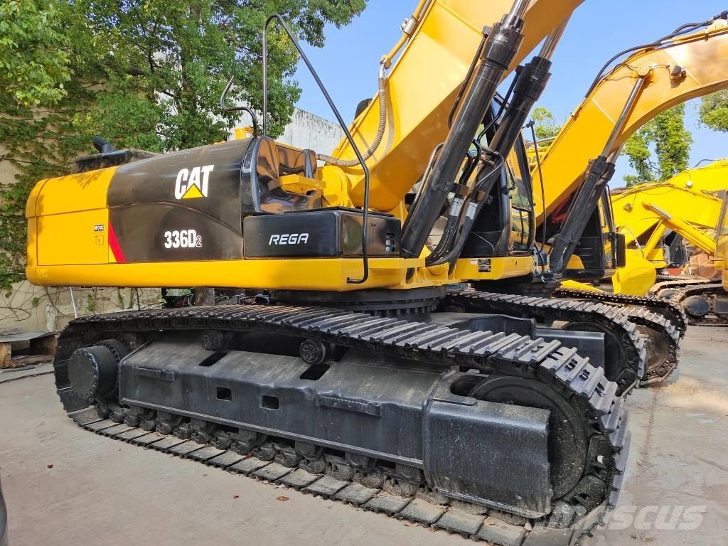 CAT 336 D2 حفارات زحافة