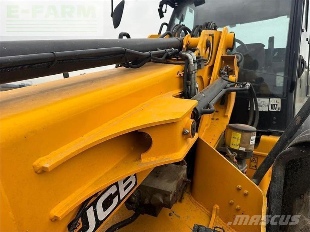JCB tm 420 معدات مناولة لأغراض الزراعة