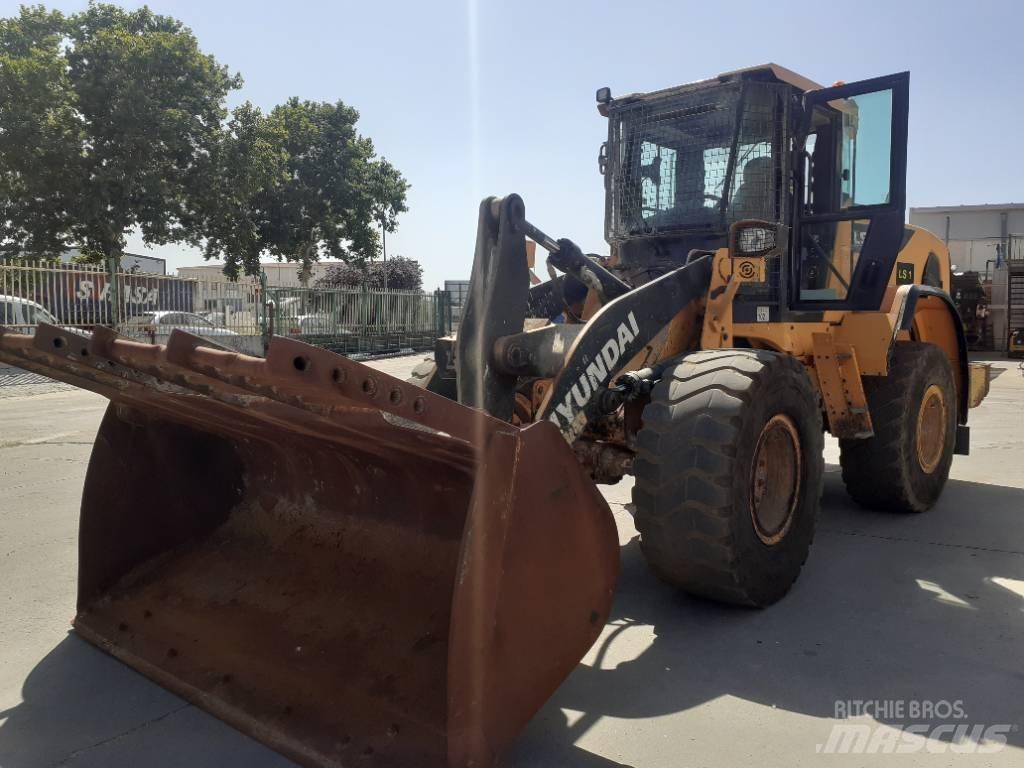 Hyundai HL 940A لوادر بعجل