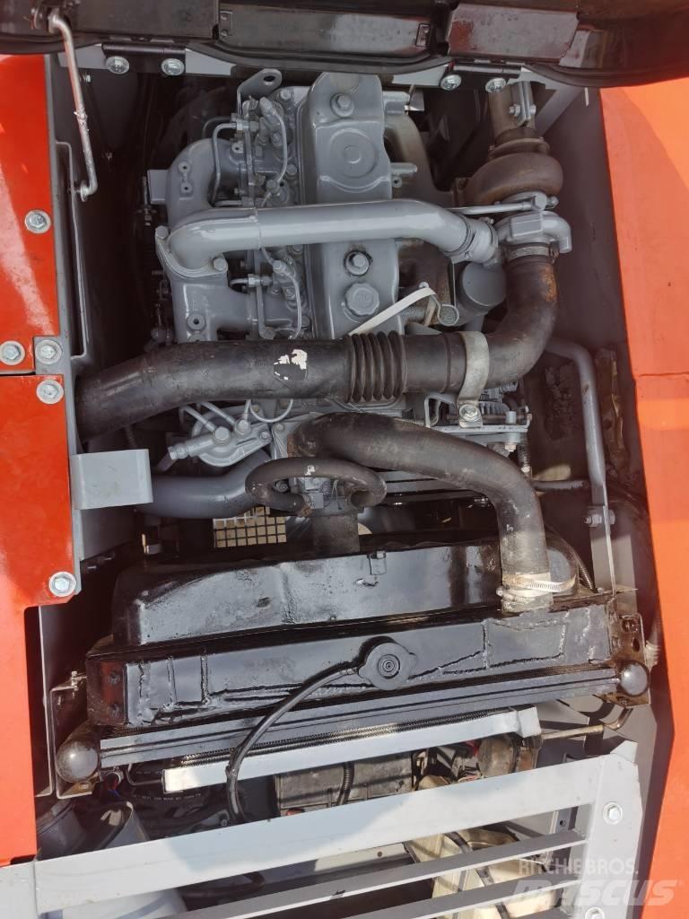 Hitachi EX 120-5 حفارات زحافة