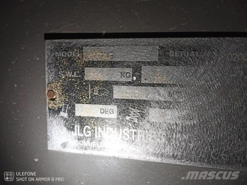 JLG 4069 LE رافعات مقصية الشكل