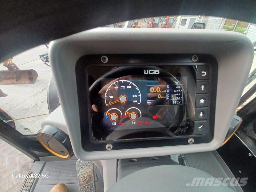 JCB TM 320 S معدات مناولة لأغراض الزراعة