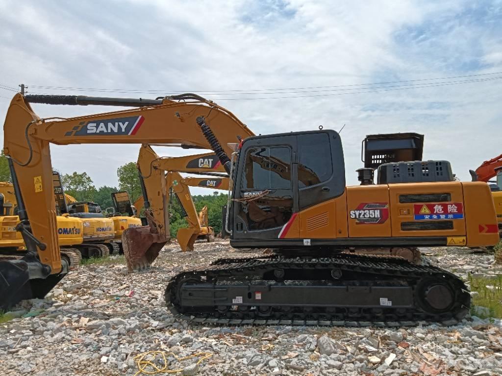 Sany SY 235 H حفارات زحافة