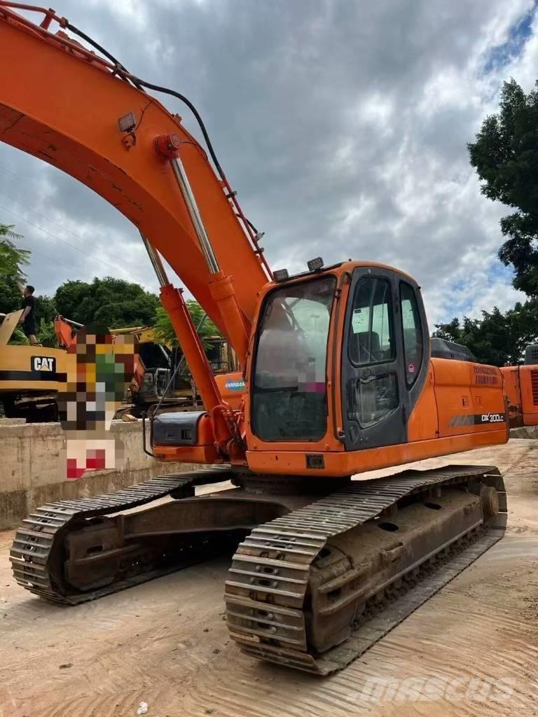 Doosan DX300LC حفارات طويلة الذراع