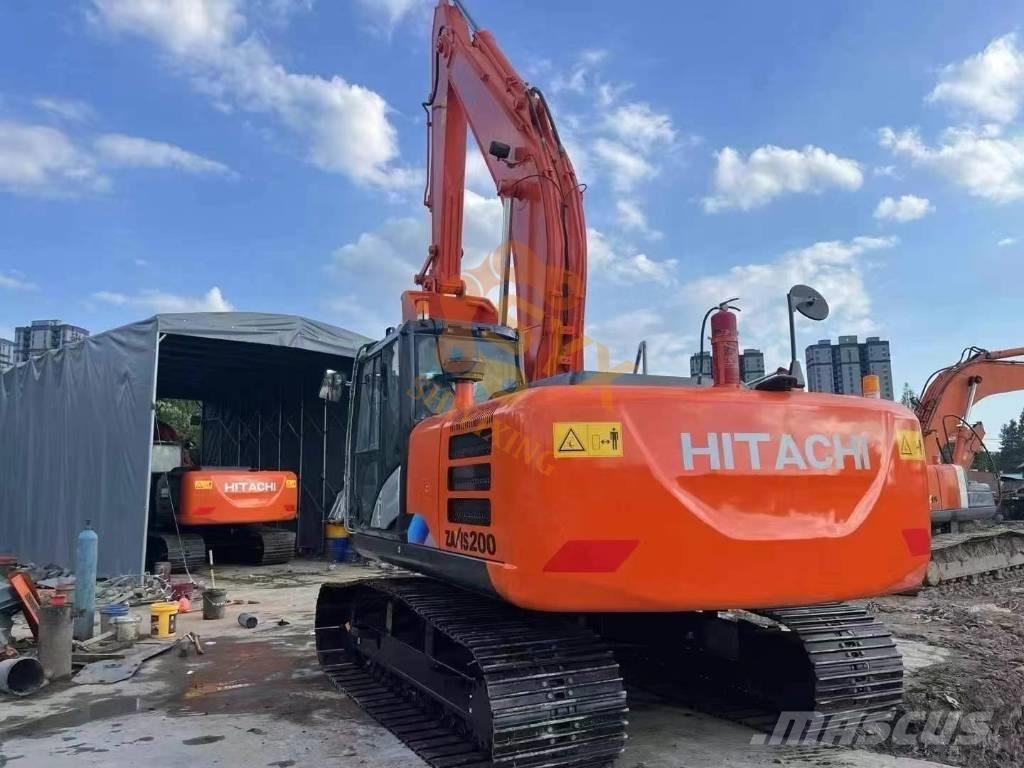 Hitachi ZX 200 حفارات زحافة