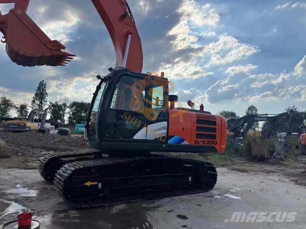 Hitachi ZX 200 حفارات زحافة