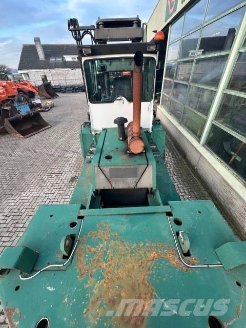 Kalmar DCD 250-12 LB شاحنات الديزل