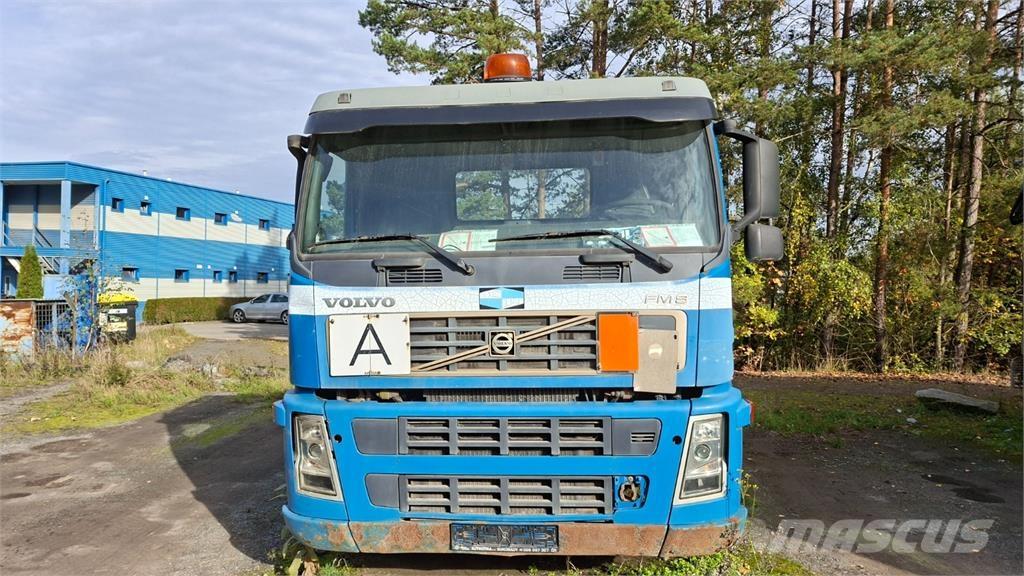 Volvo FM9 340 شاحنات بمقصورة وهيكل