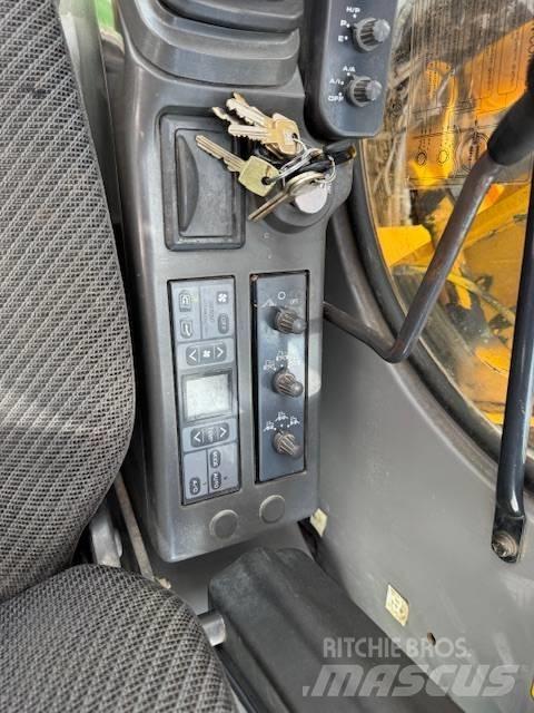 Hitachi ZX 130 W حفارات بعجل