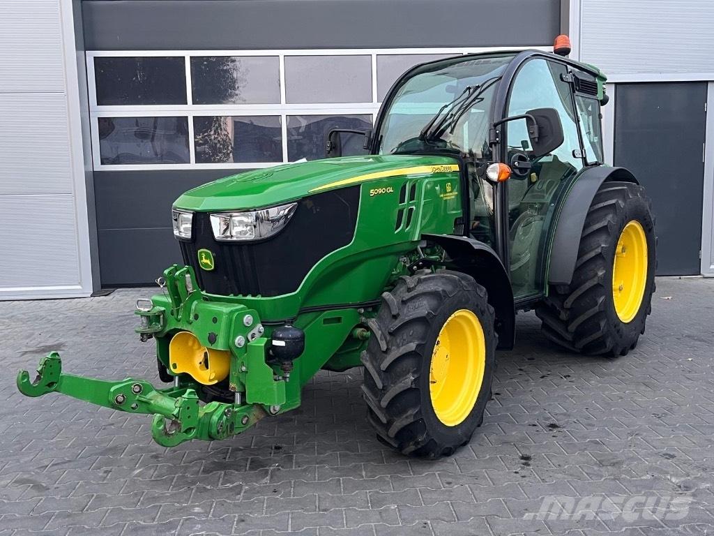 John Deere 5090 GL الجرارات