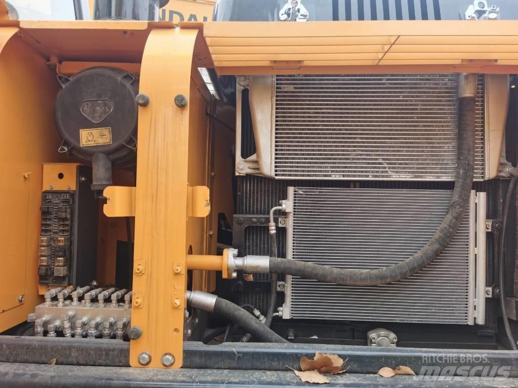 Hyundai R300LC-9S حفارات زحافة