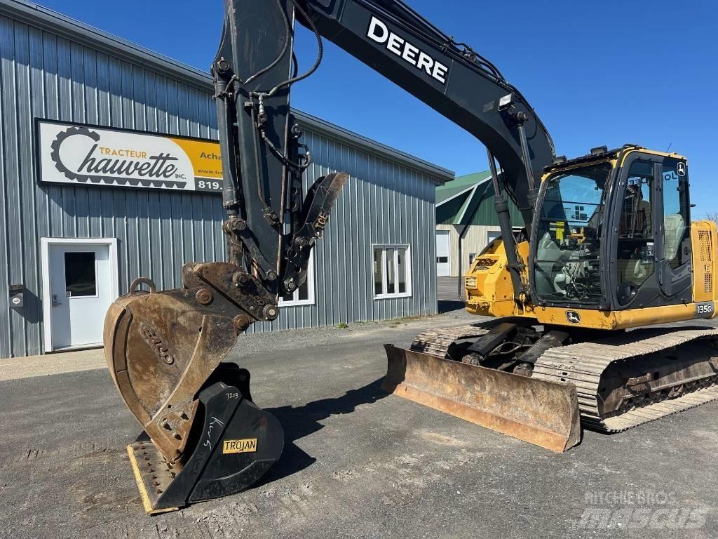 John Deere 135 G حفارات زحافة