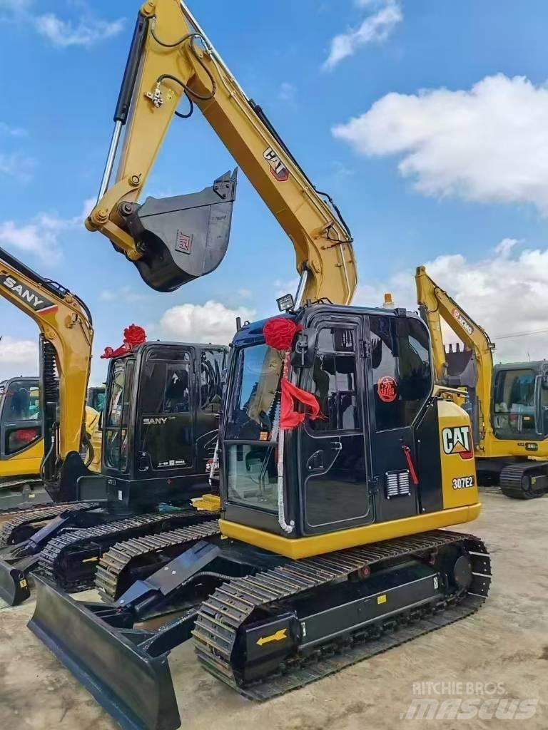 CAT 307E2 حفارات زحافة