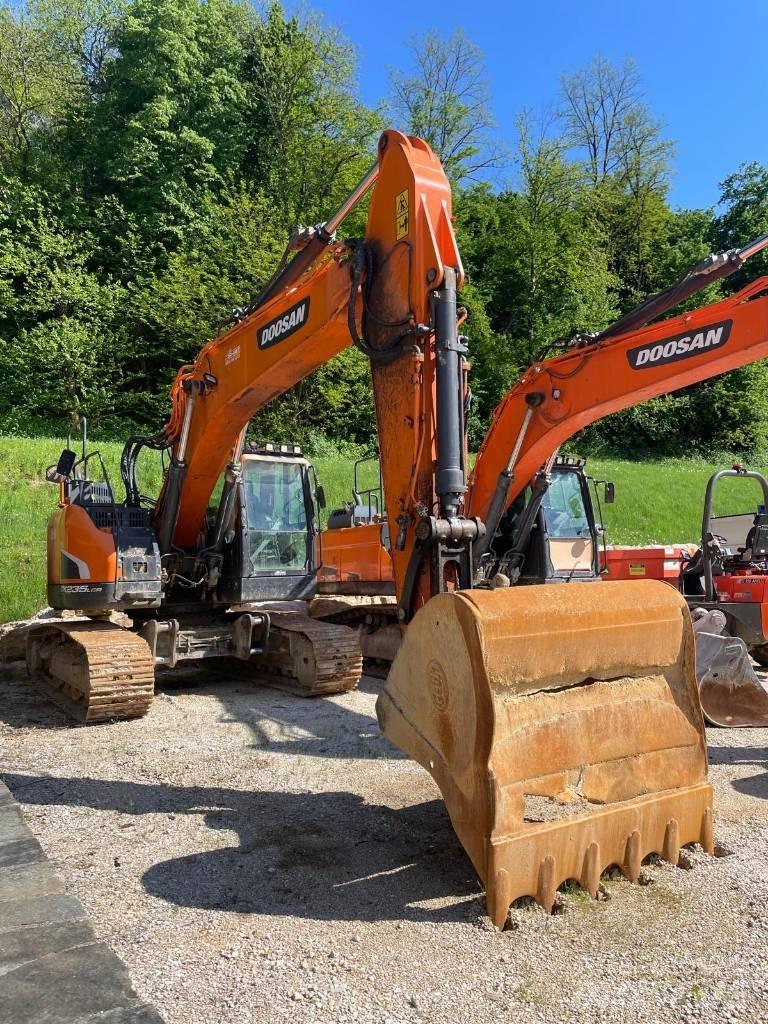 Doosan DX 235 LCR-5 حفارات زحافة