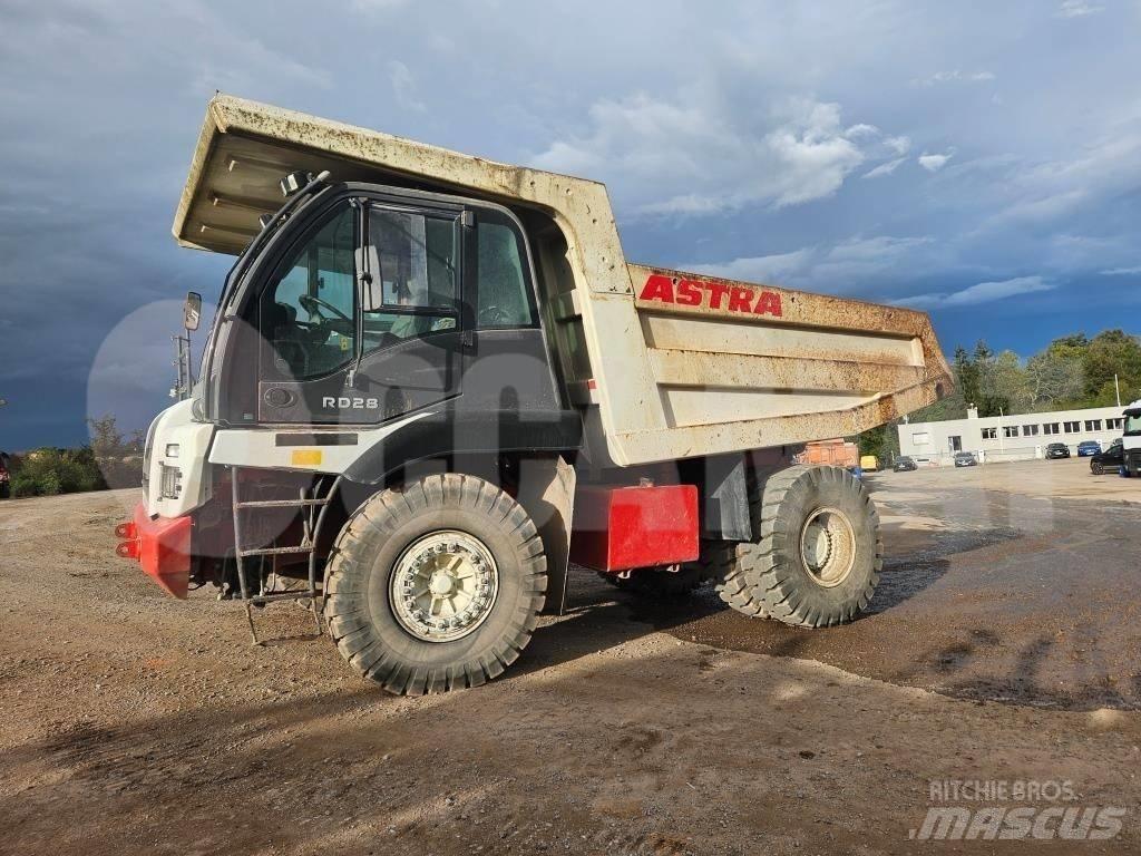 Astra RD 28 C شاحنات المخلفات الصلبة