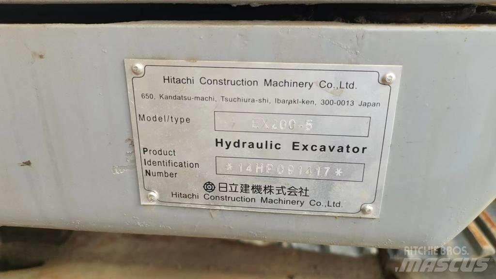 Hitachi EX 200-5 حفارات زحافة