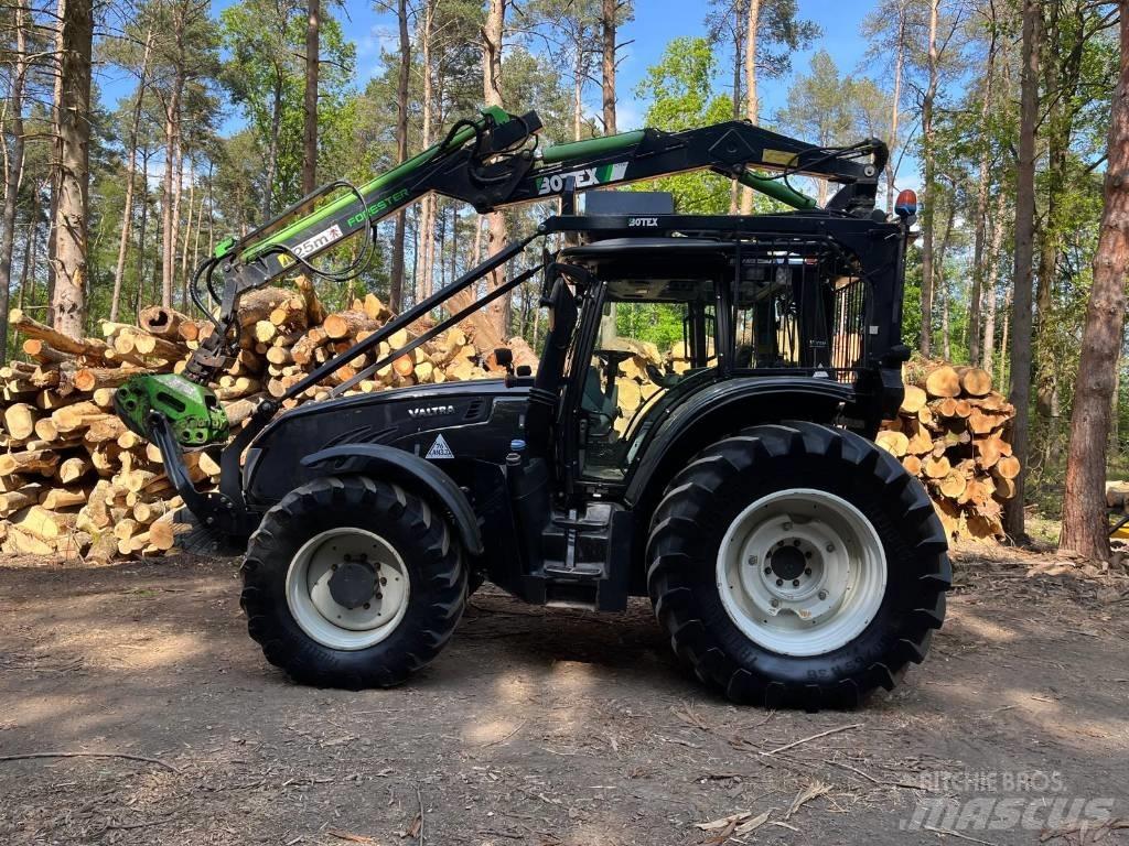 Valtra T183 Vesu الجرارات
