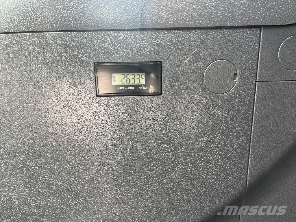 Hyundai HX 140 AL حفارات زحافة