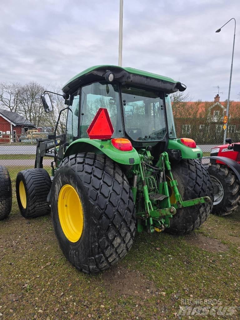 John Deere 5620 الجرارات