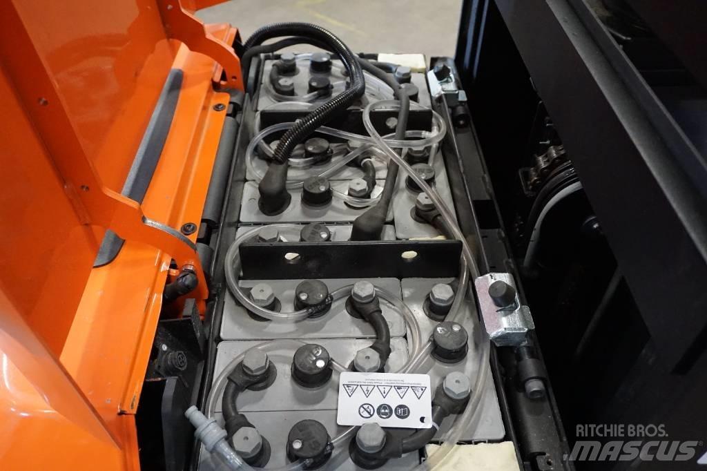 Toyota OSE100 معدات الرفع متوسط المستوى