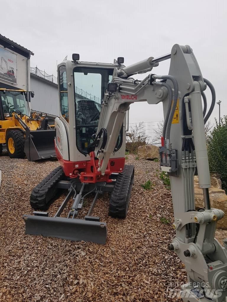 Takeuchi TB225 حفارات صغيرة أقل من 7 طن (حفارات صغيرة)