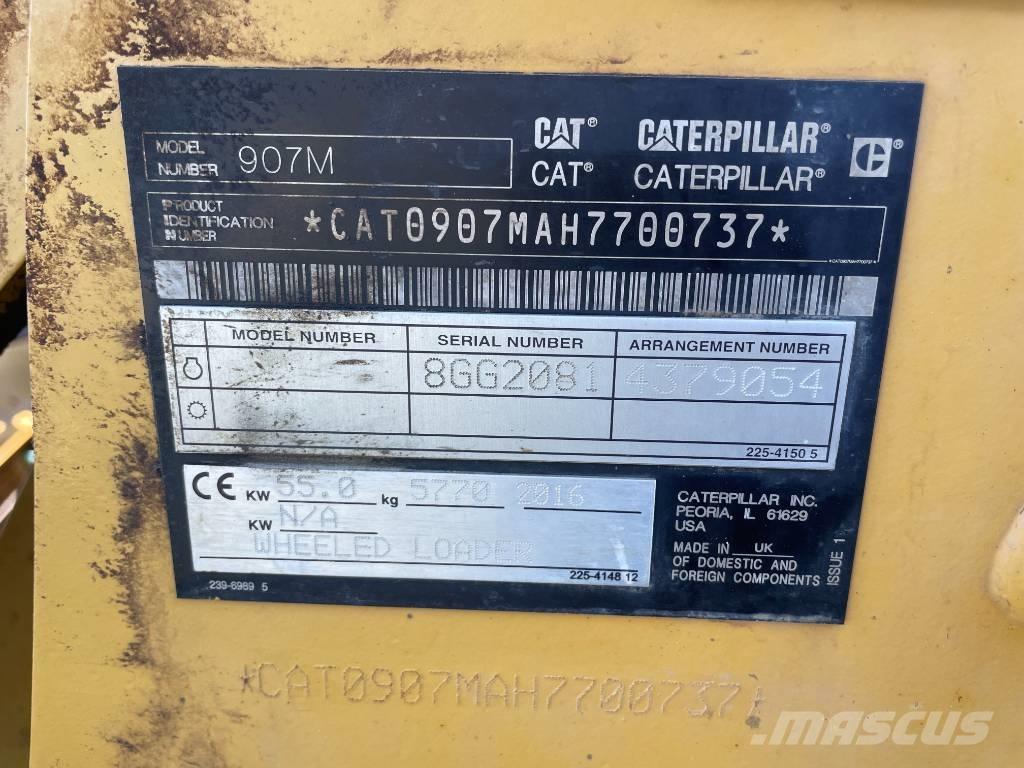 CAT 907 M لوادر بعجل