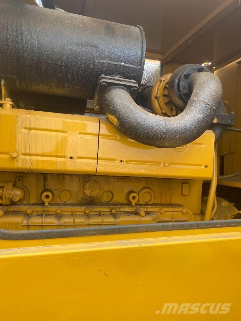 CAT 140 K معدات تمهيد الطرق