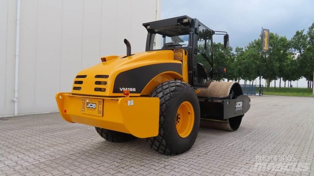 JCB VM166D مداحل أحادية الأسطوانة