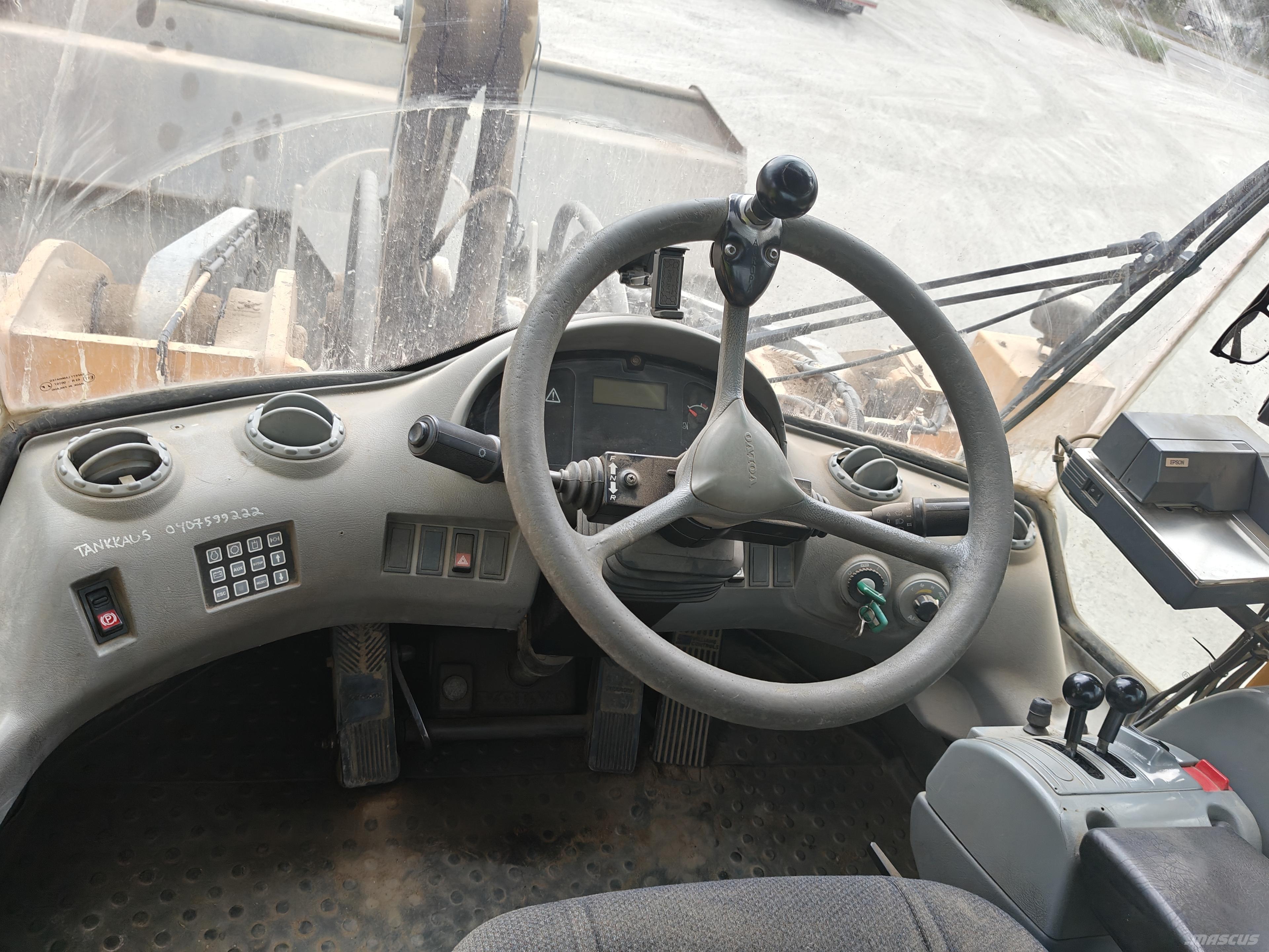 Volvo L 220 E لوادر بعجل