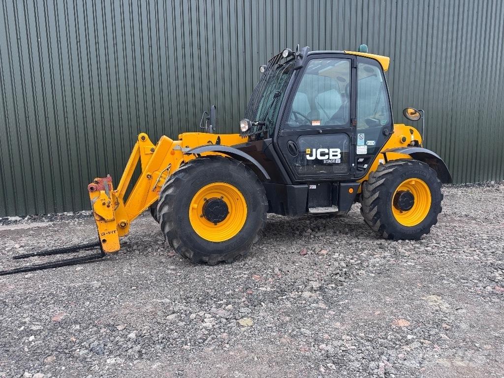 JCB 531-70 مناولات متداخلة