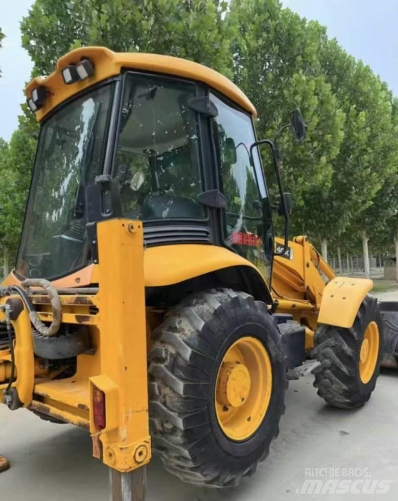 JCB 4 CX لوادر ذات جرافات عكسية