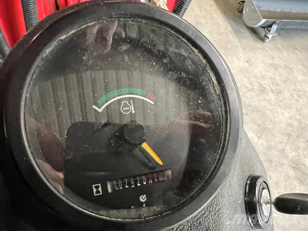 Fuchs F 853 H لوادر متعددة الأغراض