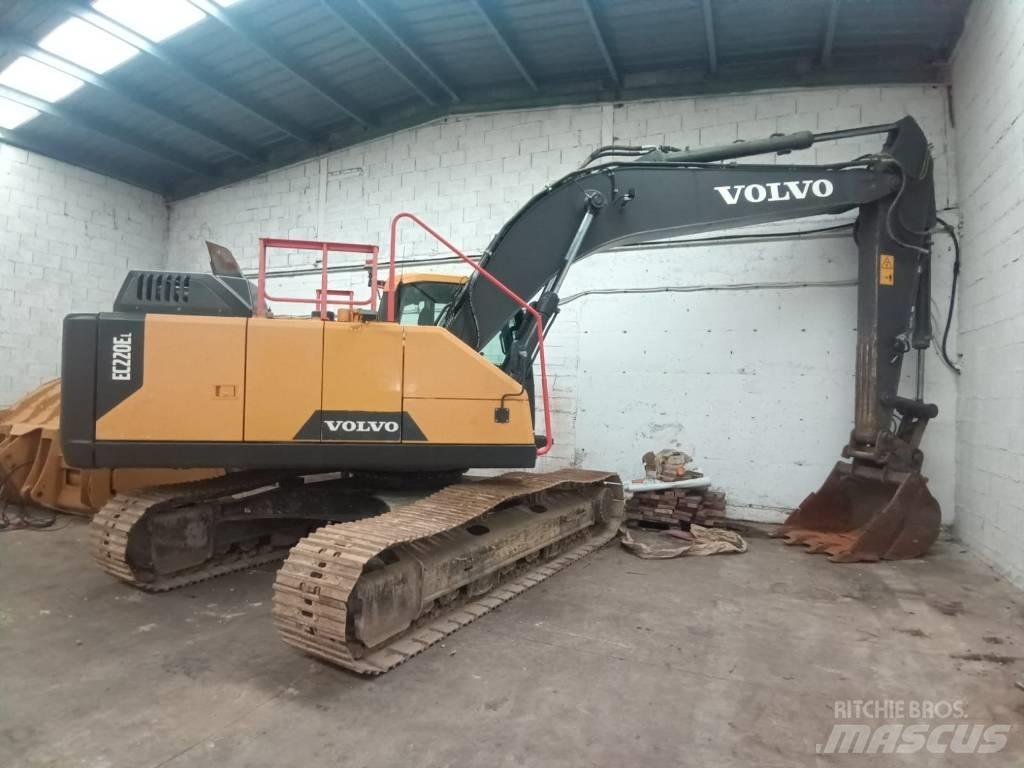 Volvo EC 220 E حفارات زحافة