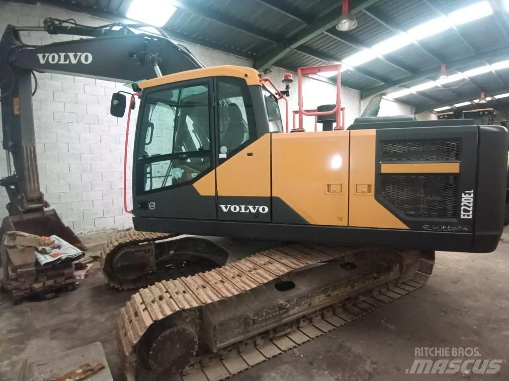 Volvo EC 220 E حفارات زحافة
