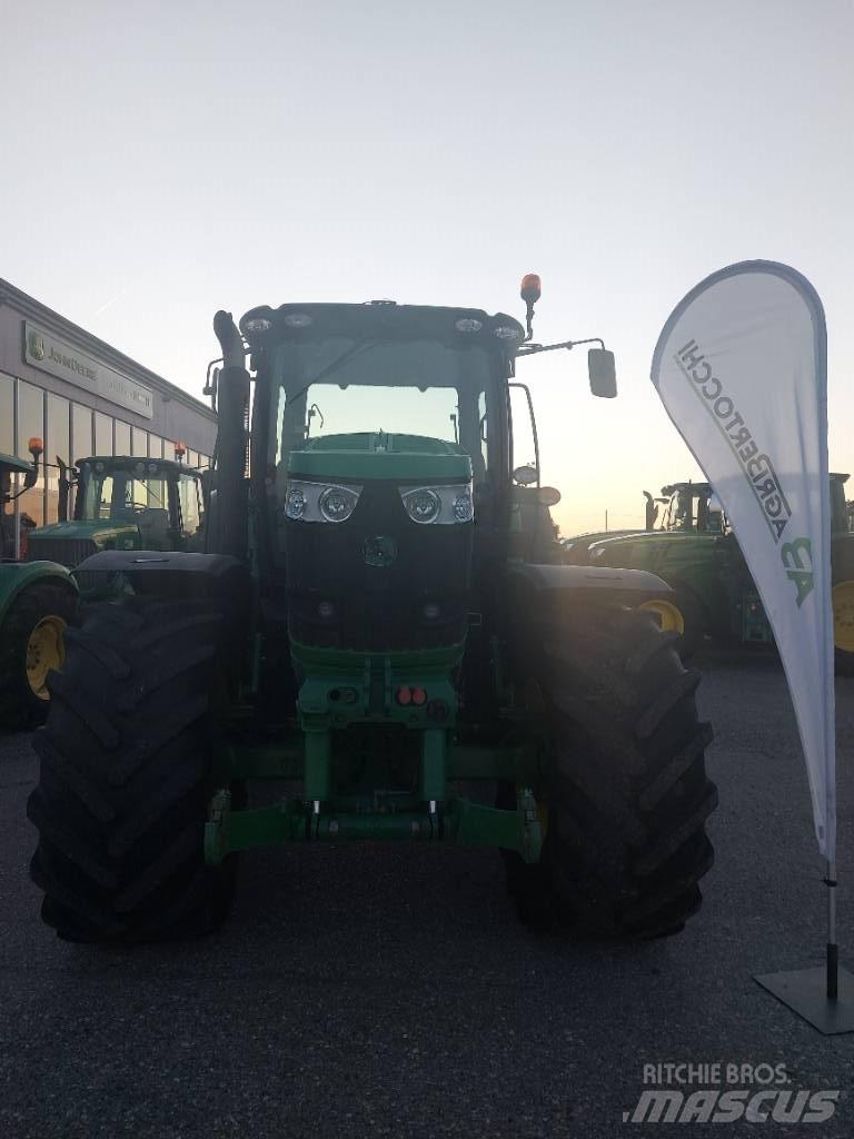 John Deere 6190 R الجرارات
