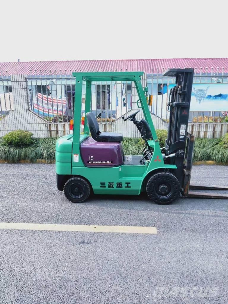 Mitsubishi FD 15 شاحنات الديزل