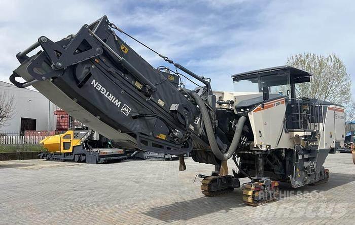 Wirtgen W 200 Fi ماكينات الكشط البارد للأسفلت