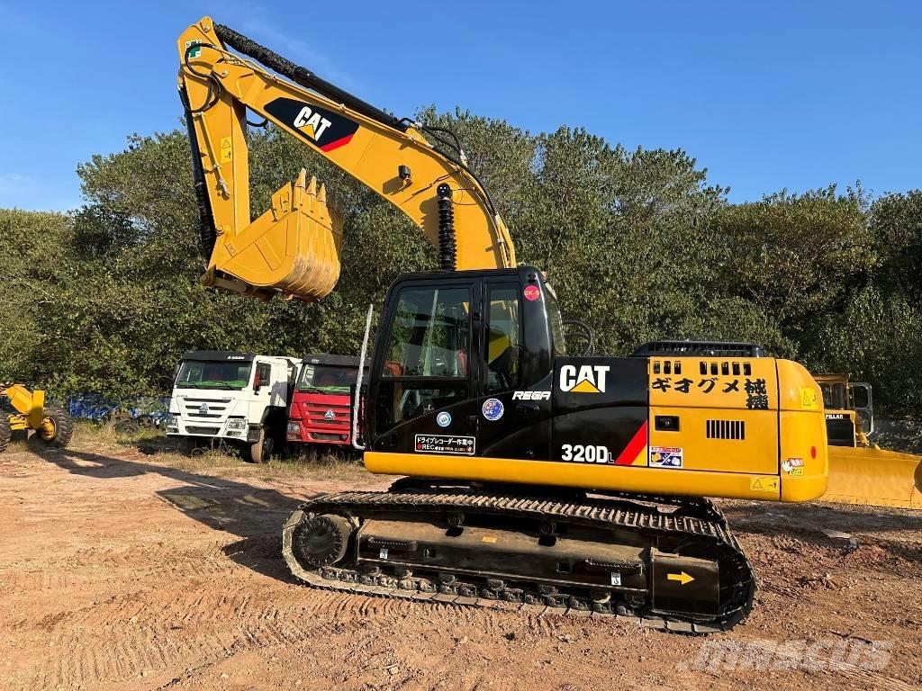 CAT 320D حفارات زحافة