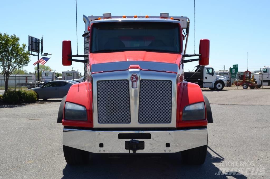 Kenworth T 880 شاحنات قلابة