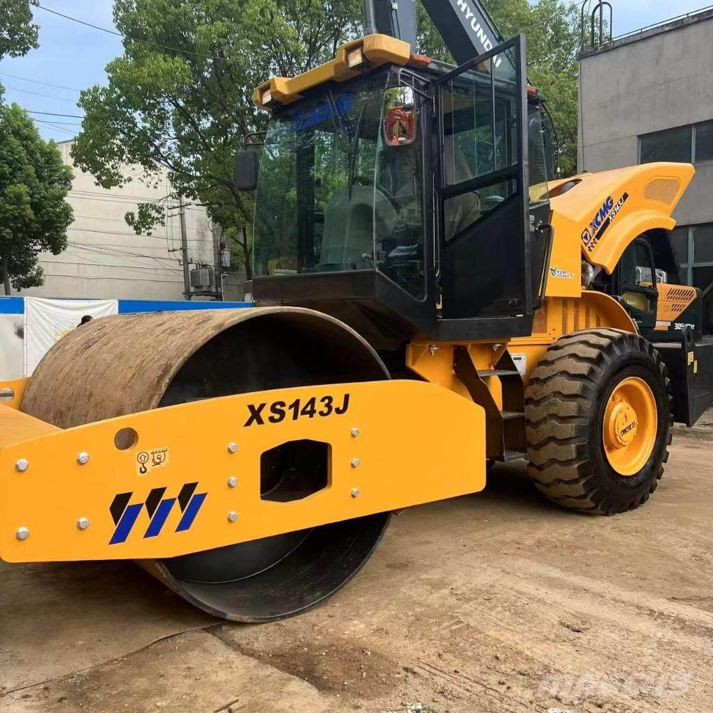 XCMG 143J مداحل أحادية الأسطوانة