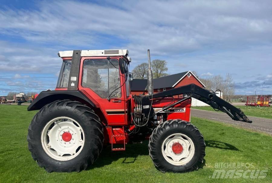 Case IH 844 XL الجرارات