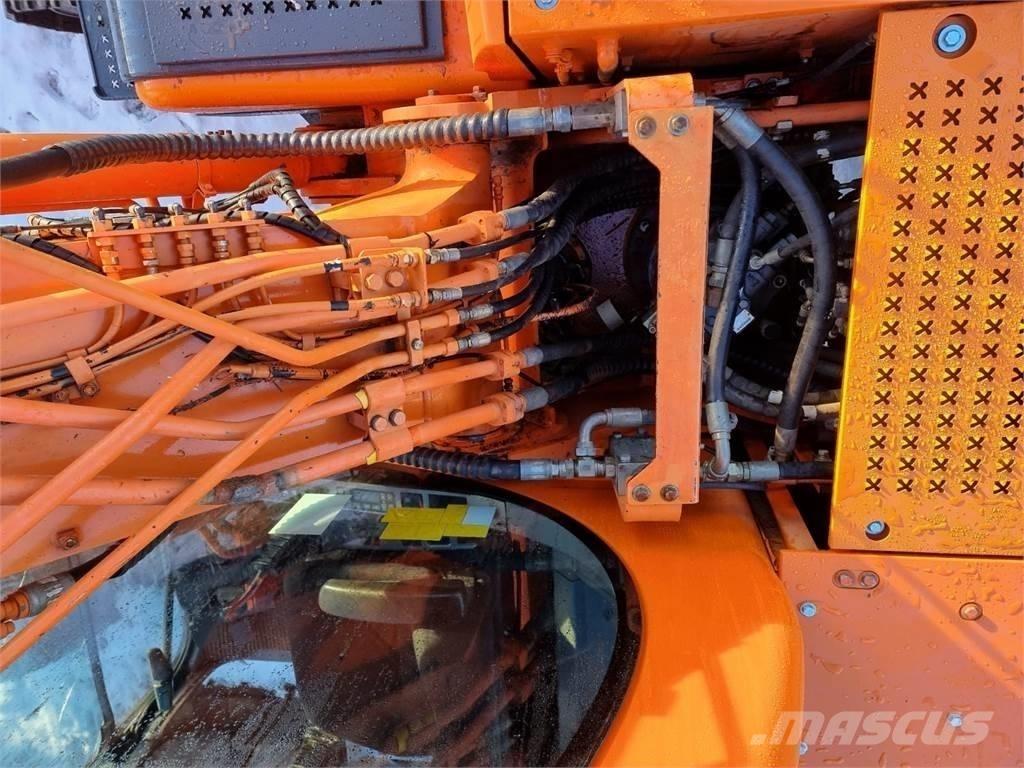 Doosan DX 225 LC حفارات زحافة