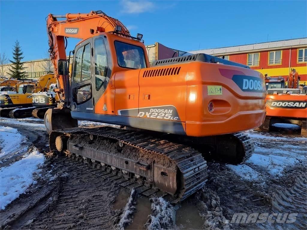 Doosan DX 225 LC حفارات زحافة