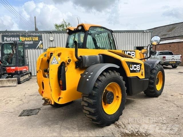 JCB 541-70 مناولات متداخلة